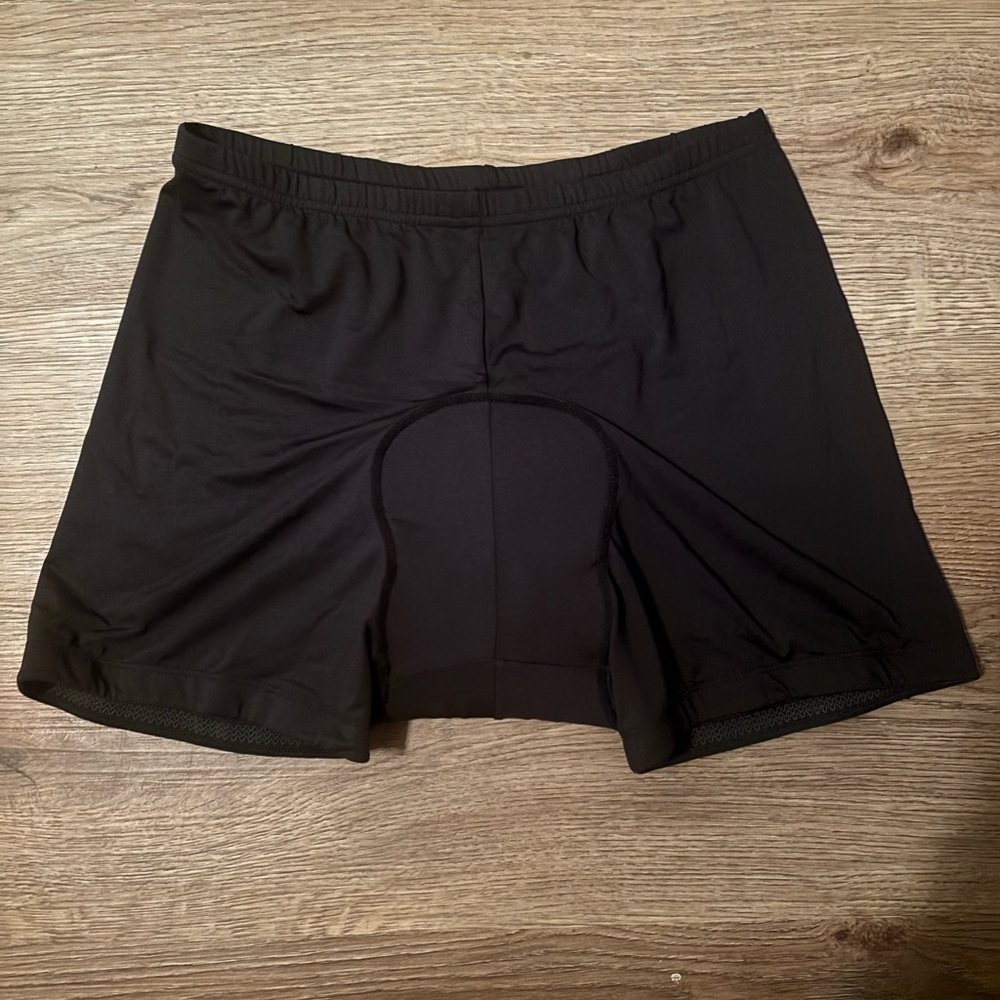 Baleaf cycling shorts — NWT